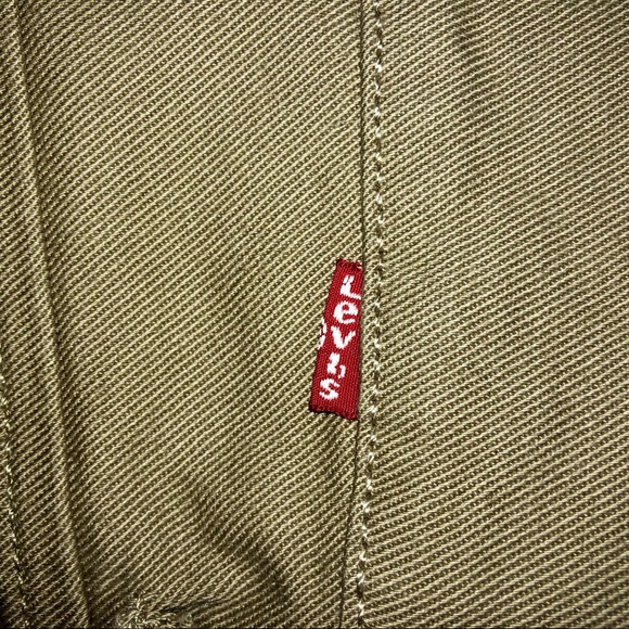 Men’s Levi’s Khaki Shorts Size 36 Short - Picture 3 of 6